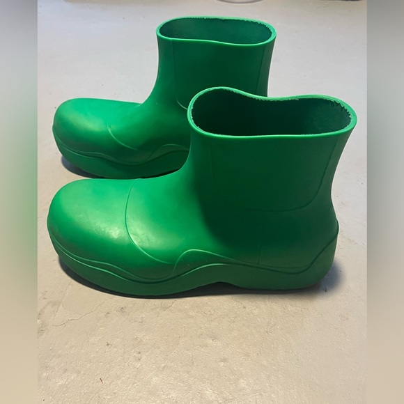 Bottega Veneta Puddle Boots size 44 - Picture 6 of 6